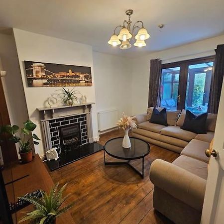 Quiet Family Home Tettenhall Buitenkant foto