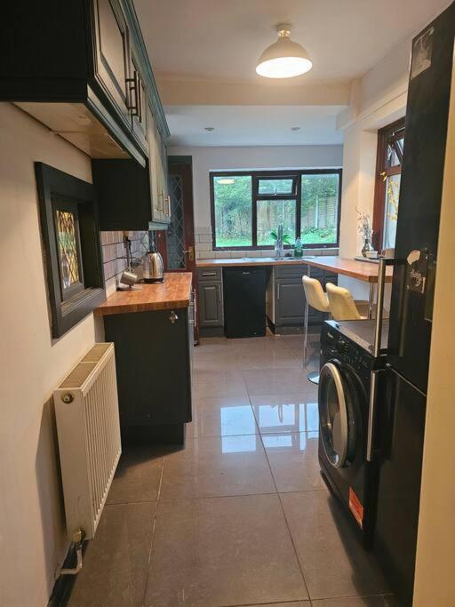 Quiet Family Home Tettenhall Buitenkant foto